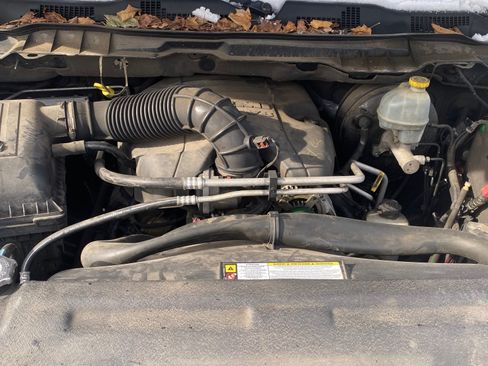 Used 2011 RAM 1500 Classic SLT w/ Technology Group image 18