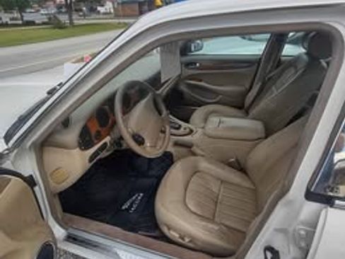 Used 2003 Jaguar XJ8 image 8