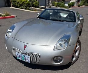 Used 2006 Pontiac Solstice Convertible w/ Premium Package RWD image 5
