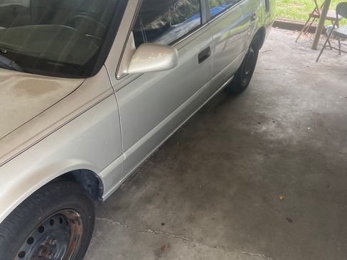 Used 2001 Toyota Camry LE FWD image 5