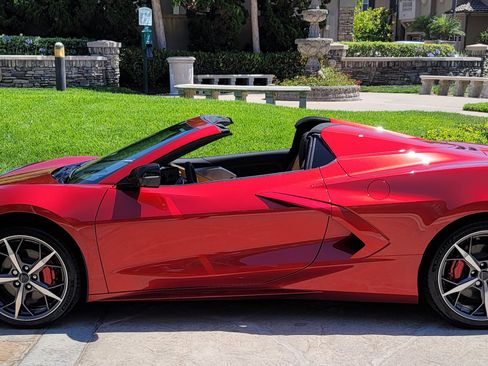 Used 2021 Chevrolet Corvette Stingray Premium Conv w/ Chrome Exterior Badge Package image 4