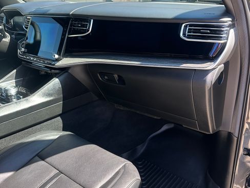 Used 2022 Jeep Wagoneer Series III w/ Premium Group I image 9