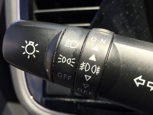 Used 2020 Mitsubishi Outlander SE image 14