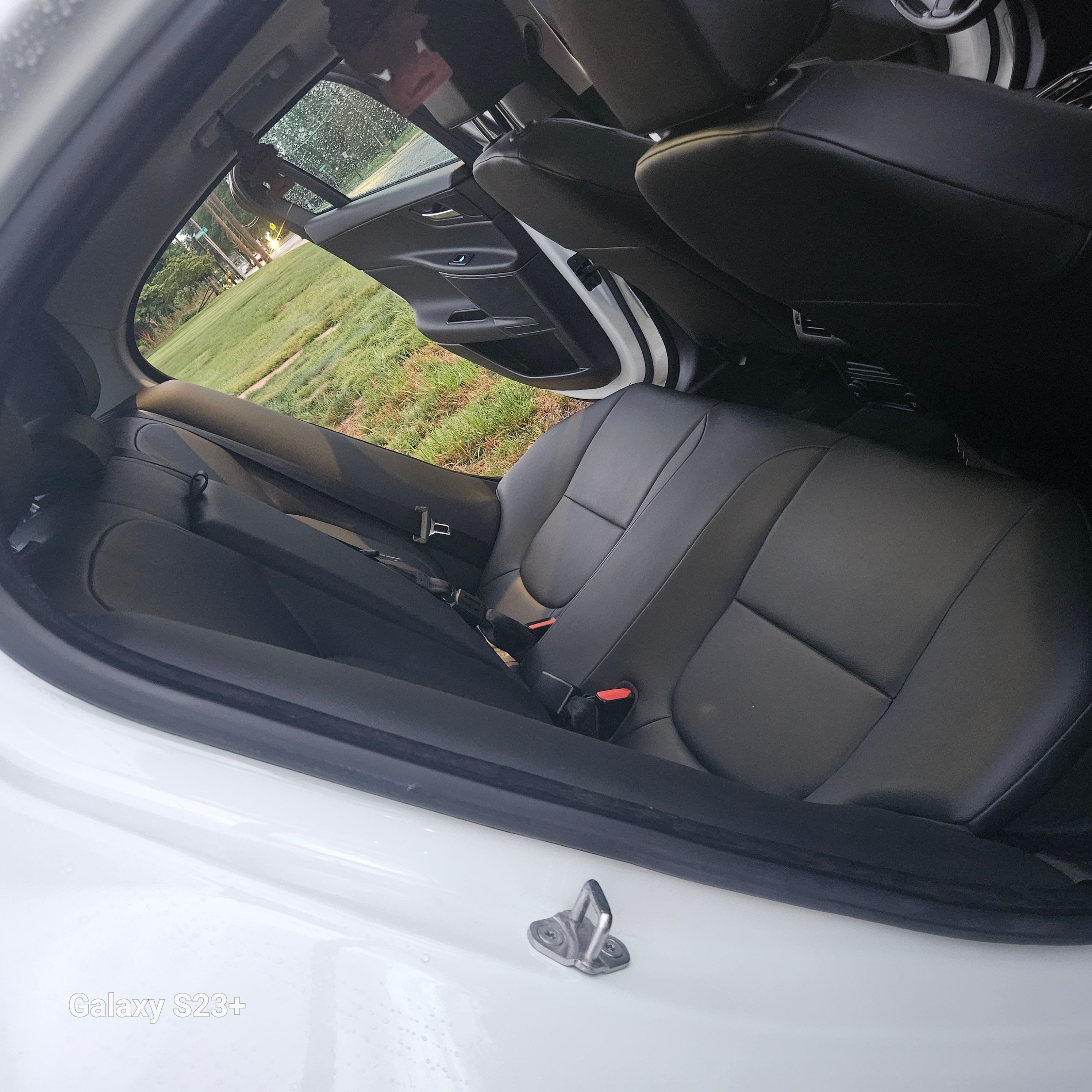 Used 2018 Jaguar XE RWD image 18