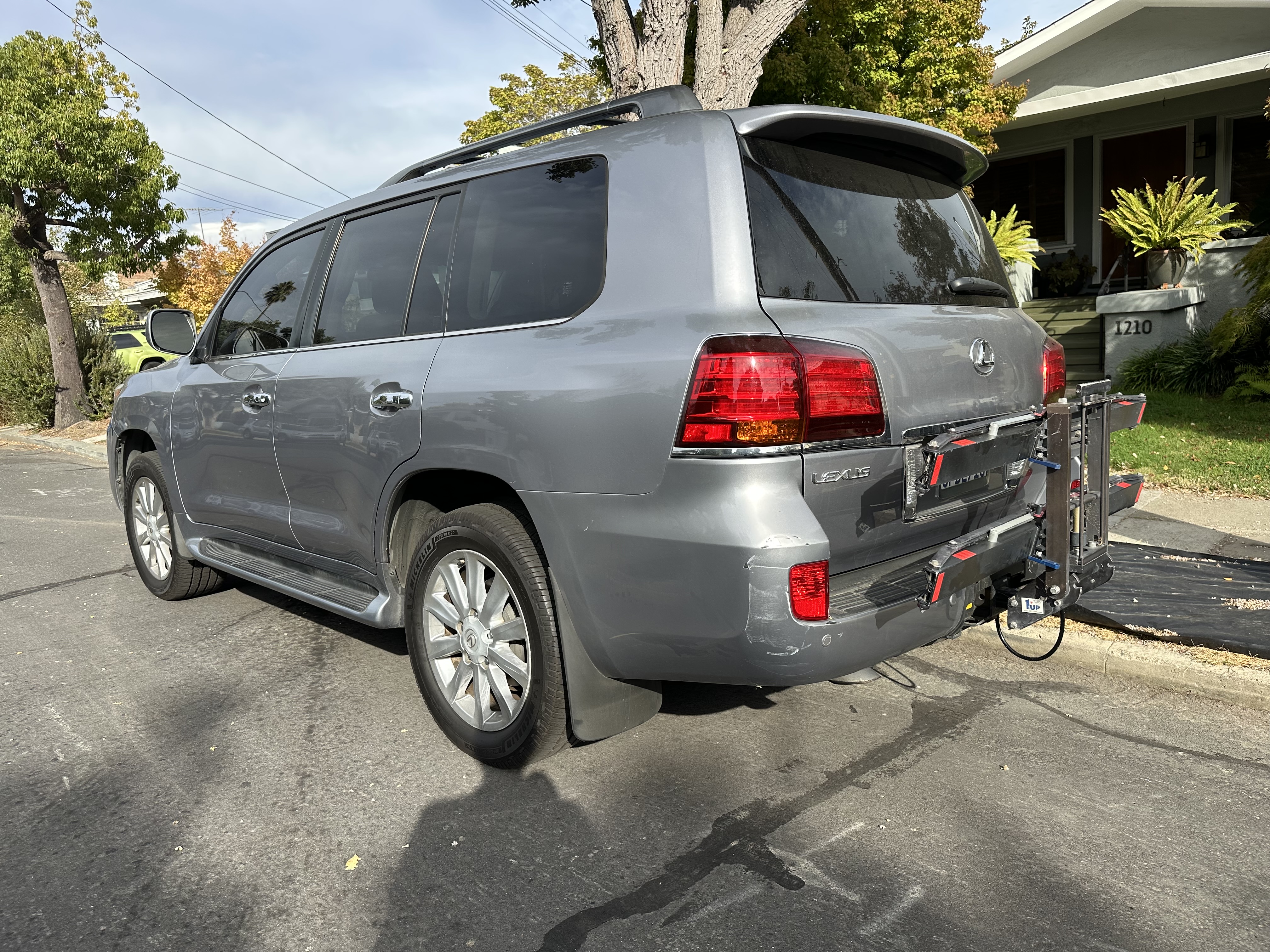 Used 2010 Lexus LX 570 4WD image 5