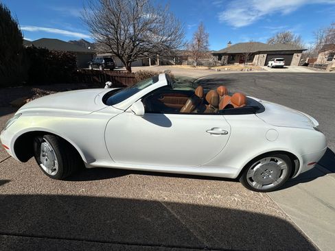 Used 2004 Lexus SC 430 Convertible image 9