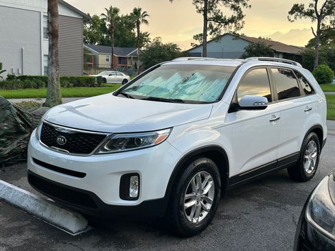 Used 2014 Kia Sorento LX FWD image 2