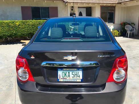 Used 2015 Chevrolet Sonic LT FWD image 4