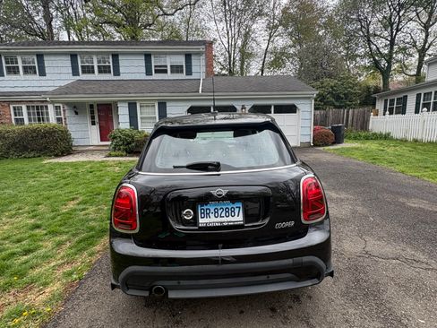 Used 2022 MINI Cooper 4-Door Hardtop w/ Signature Upholstery Package FWD image 14
