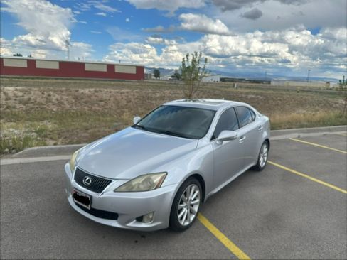 Used 2010 Lexus IS 250 w/ Premium Pkg Value Edition RWD image 11