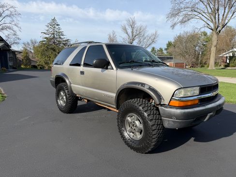 Used 2000 Chevrolet Blazer LS w/ LS Preferred Equipment Group image 2