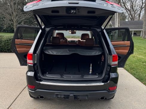 Used 2012 Jeep Grand Cherokee Overland Summit image 31