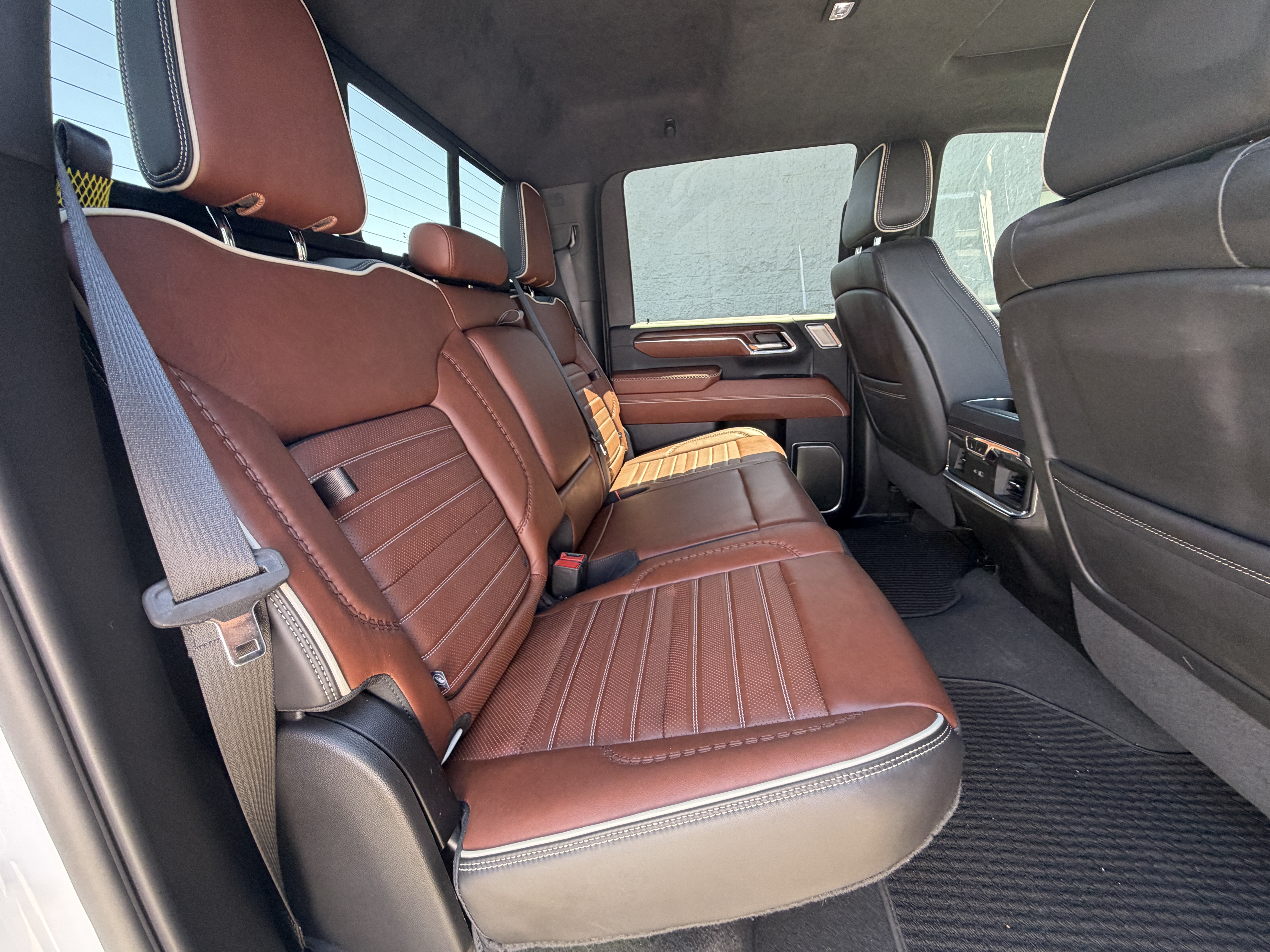 Used 2024 GMC Sierra 2500 Denali Ultimate AWD/4WD image 13
