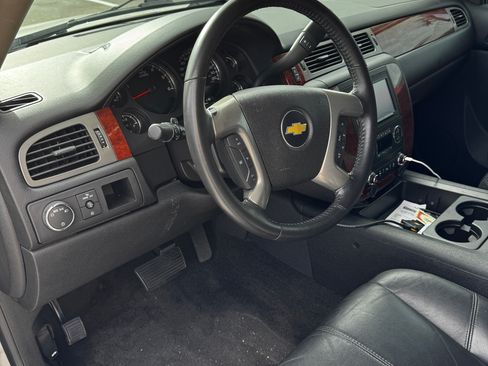 Used 2013 Chevrolet Avalanche LT w/ All-Star Edition image 6