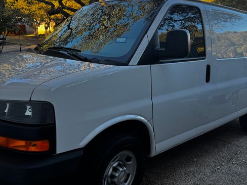 Used 2020 Chevrolet Express 2500 w/ Driver Convenience Package image 11