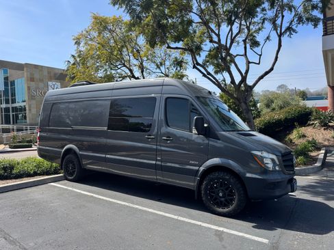 Used 2016 Mercedes-Benz Sprinter 2500 image 2