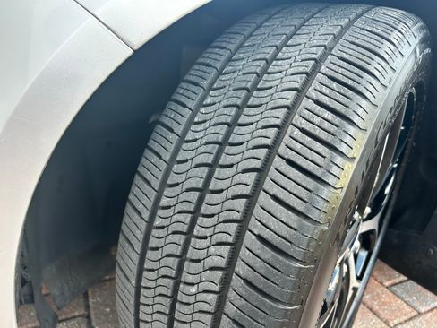 Used 2015 Ford Focus SE w/ SE Sport Package image 18