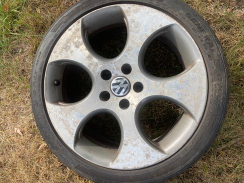 Used 2009 Volkswagen GTI 4-Door image 12