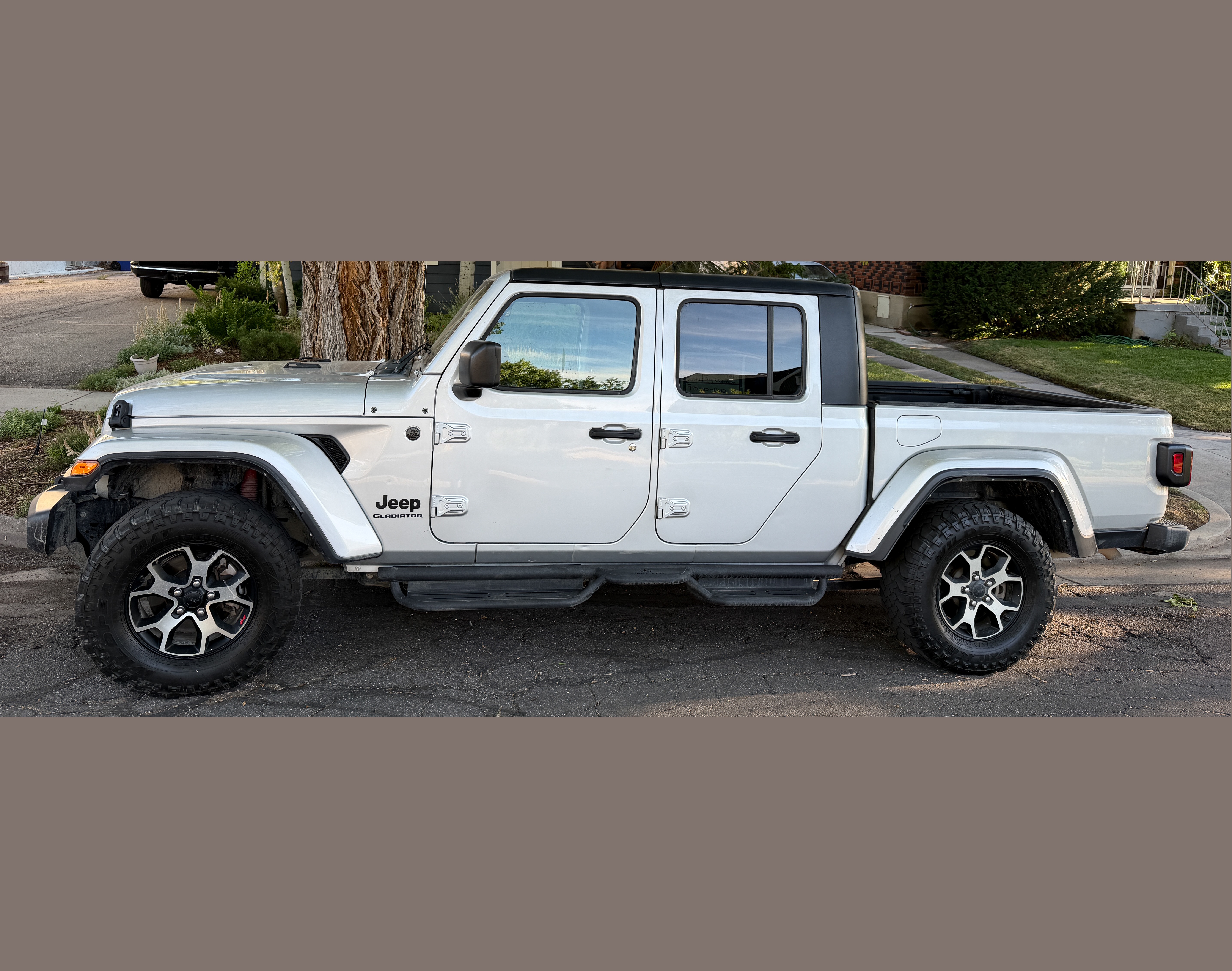 Used 2022 Jeep Gladiator Sport AWD/4WD image 6