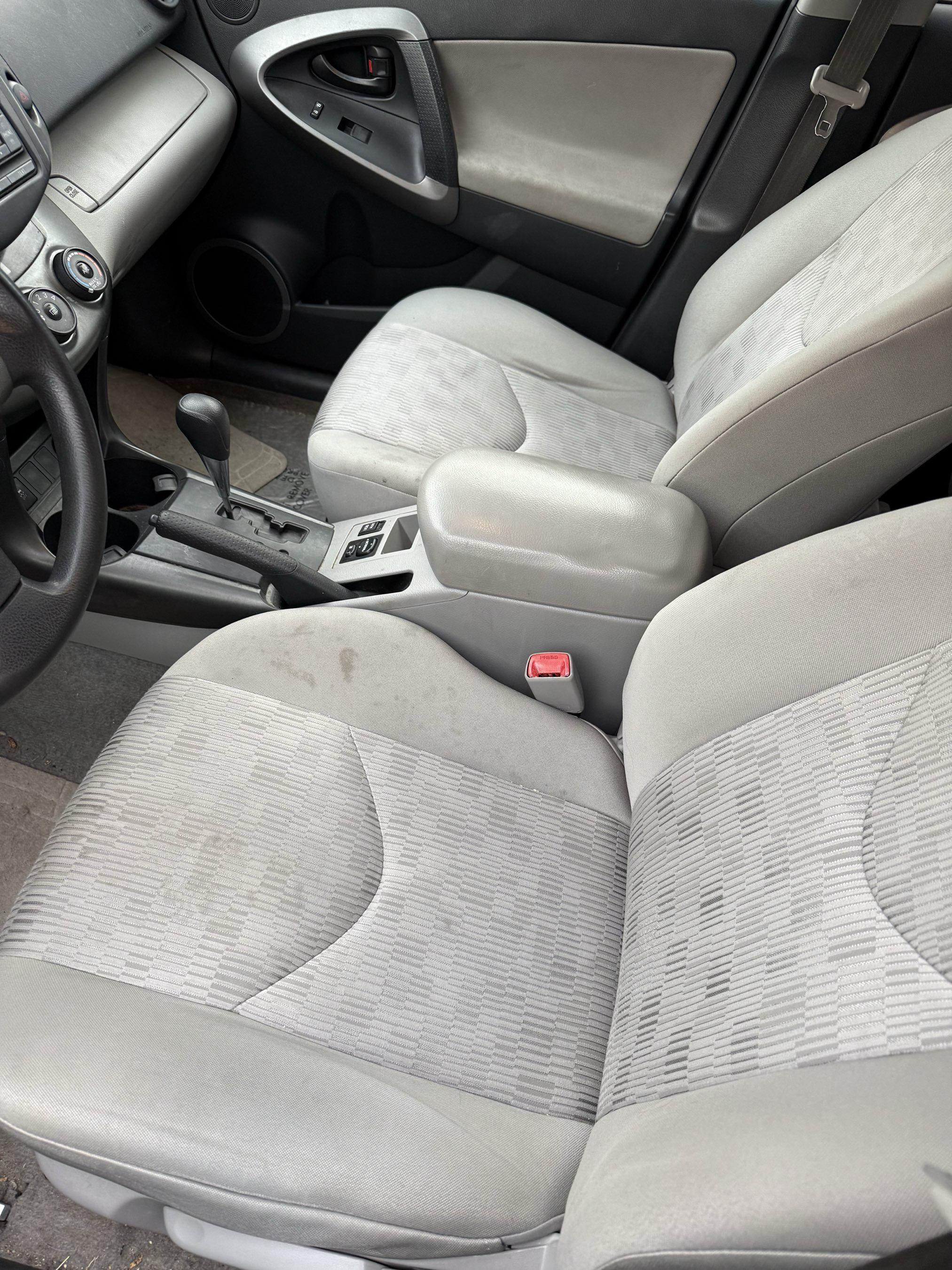 Used 2012 Toyota RAV4 4WD V6 w/ Tow Prep Pkg image 5