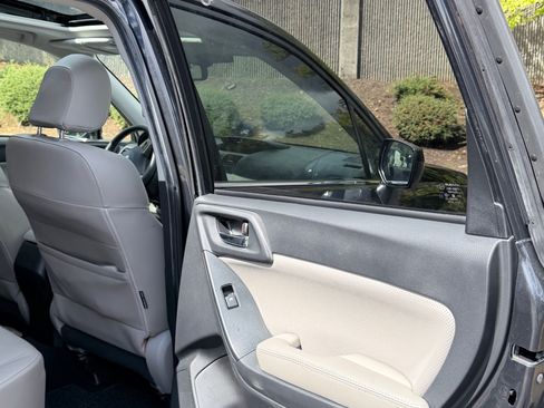 Used 2014 Subaru Forester 2.5i Limited w/ Popular Package #1 AWD/4WD image 16