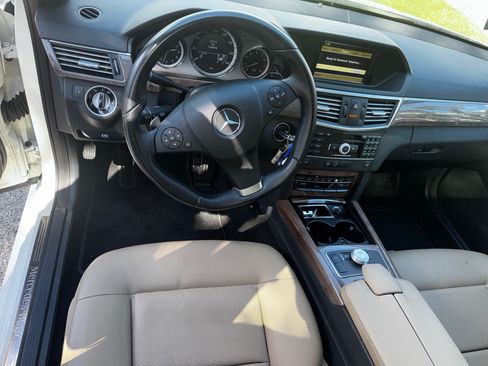 Used 2011 Mercedes-Benz E 350 Sedan image 5