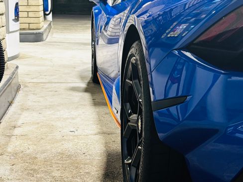 Used 2023 Lamborghini Huracan Tecnica image 14