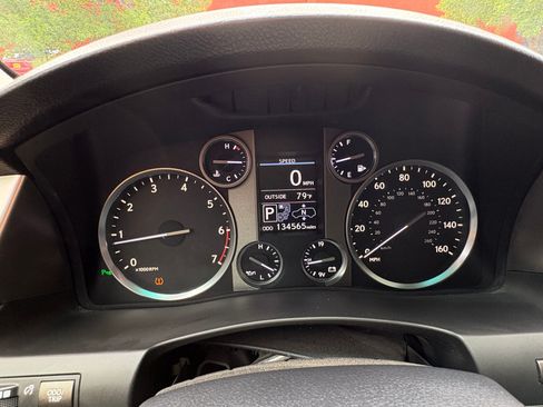 Used 2013 Lexus LX 570 4WD w/ Luxury Pkg image 14