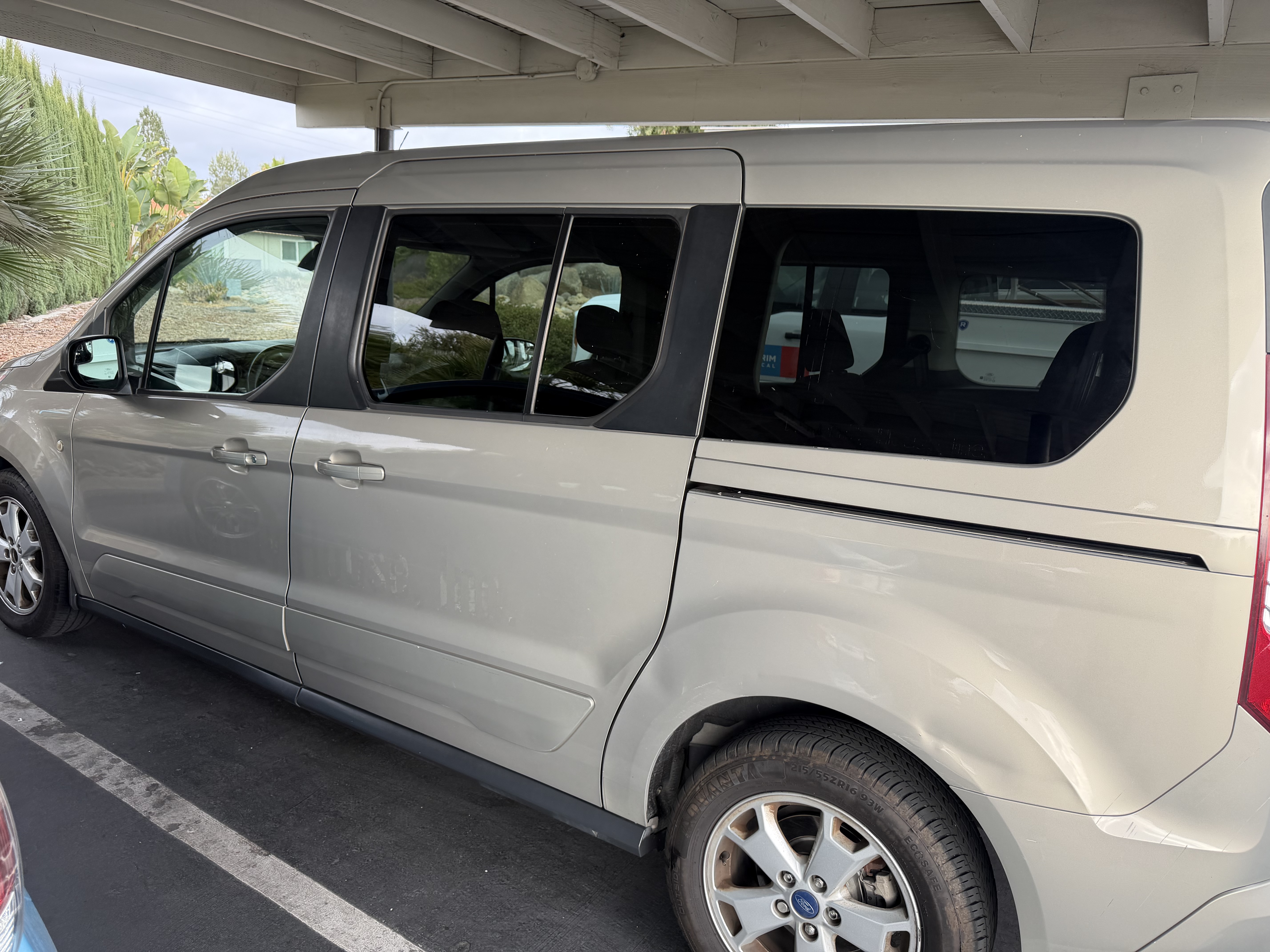 Used 2016 Ford Transit Connect XLT FWD image 4