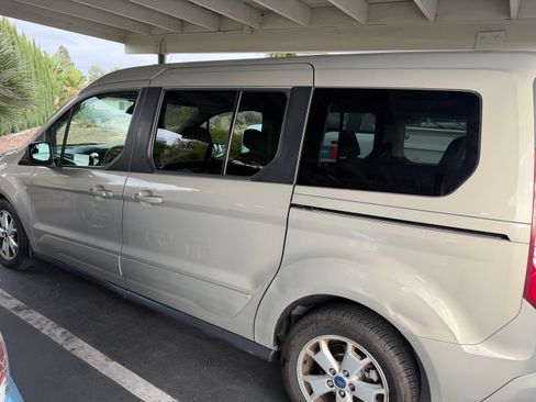 Used 2016 Ford Transit Connect XLT FWD image 4