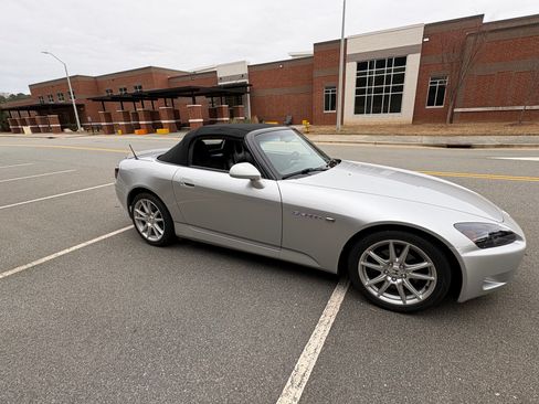 Used 2003 Honda S2000 image 13
