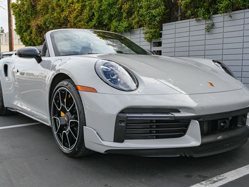 Used 2021 Porsche 911 Turbo S image 2