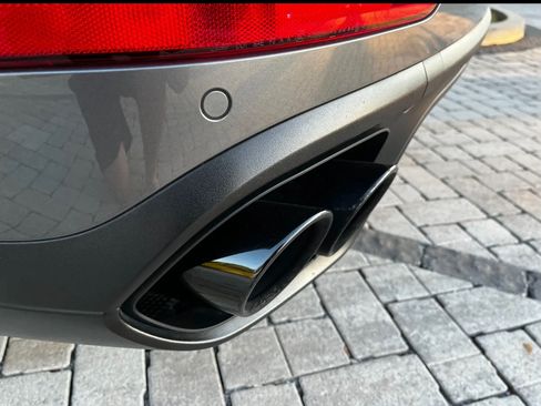 Used 2017 Porsche Cayenne Turbo S image 29