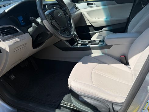 Used 2015 Hyundai Sonata SE FWD image 10