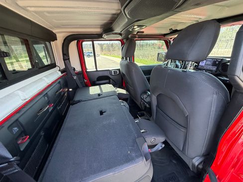 Used 2020 Jeep Gladiator Sport w/ Quick Order Package 24S image 10