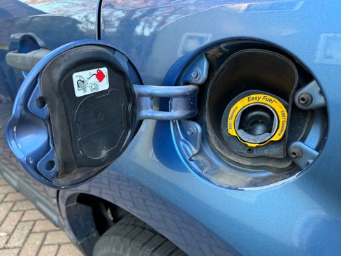 Used 2010 Ford Escape XLT image 9