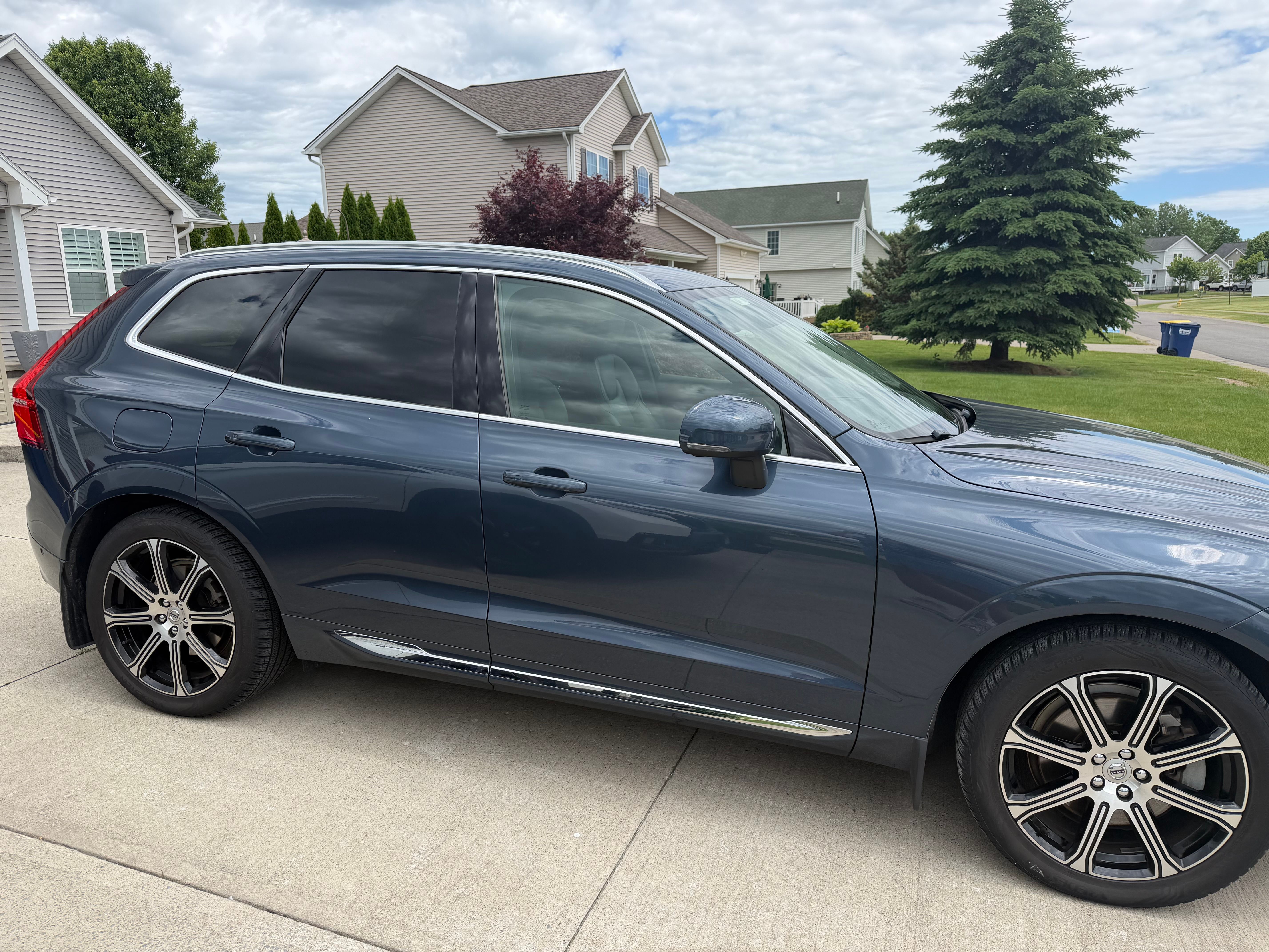 Used 2019 Volvo XC60 T6 Inscription w/ Protection Package Premier AWD/4WD image 4