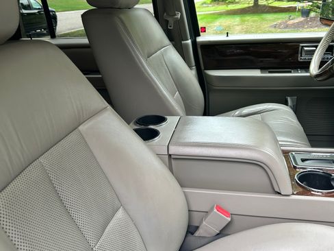 Used 2013 Lincoln Navigator 4WD w/ HD Trailer Tow Pkg image 24