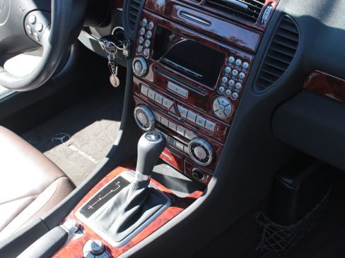 Used 2005 Mercedes-Benz SLK 350 image 12