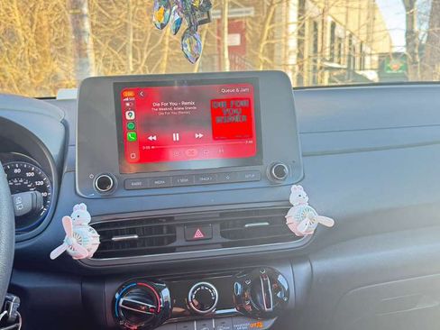 Used 2023 Hyundai Kona SE w/ Cargo Package image 8