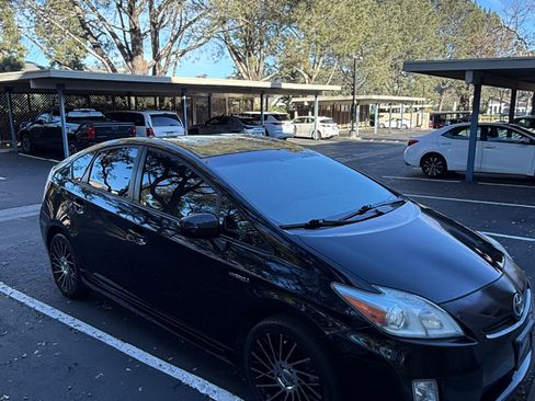 Used 2011 Toyota Prius Two image 4