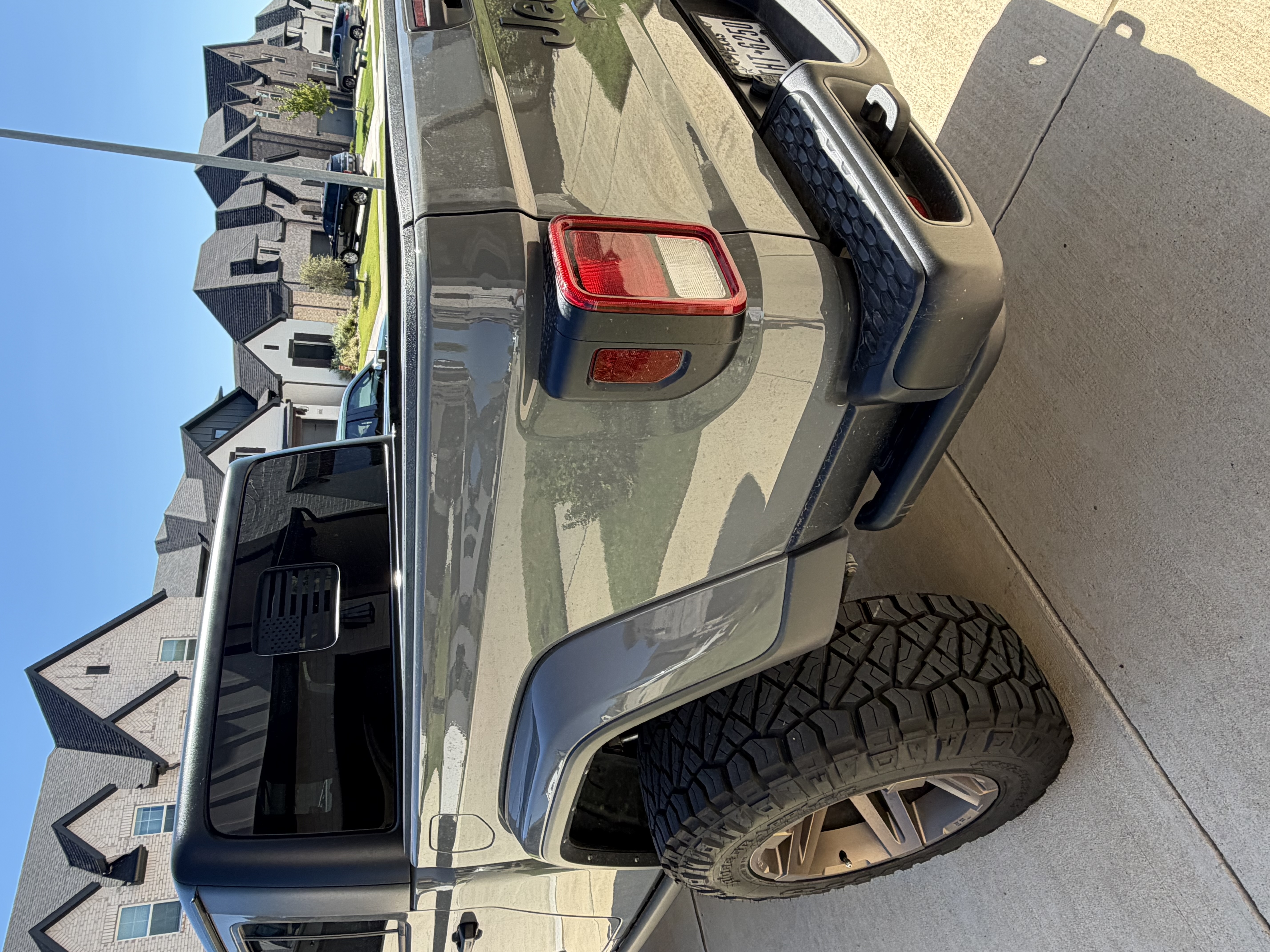 Used 2023 Jeep Gladiator Sport AWD/4WD image 5