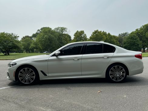 Used 2019 BMW 530i xDrive AWD/4WD image 9