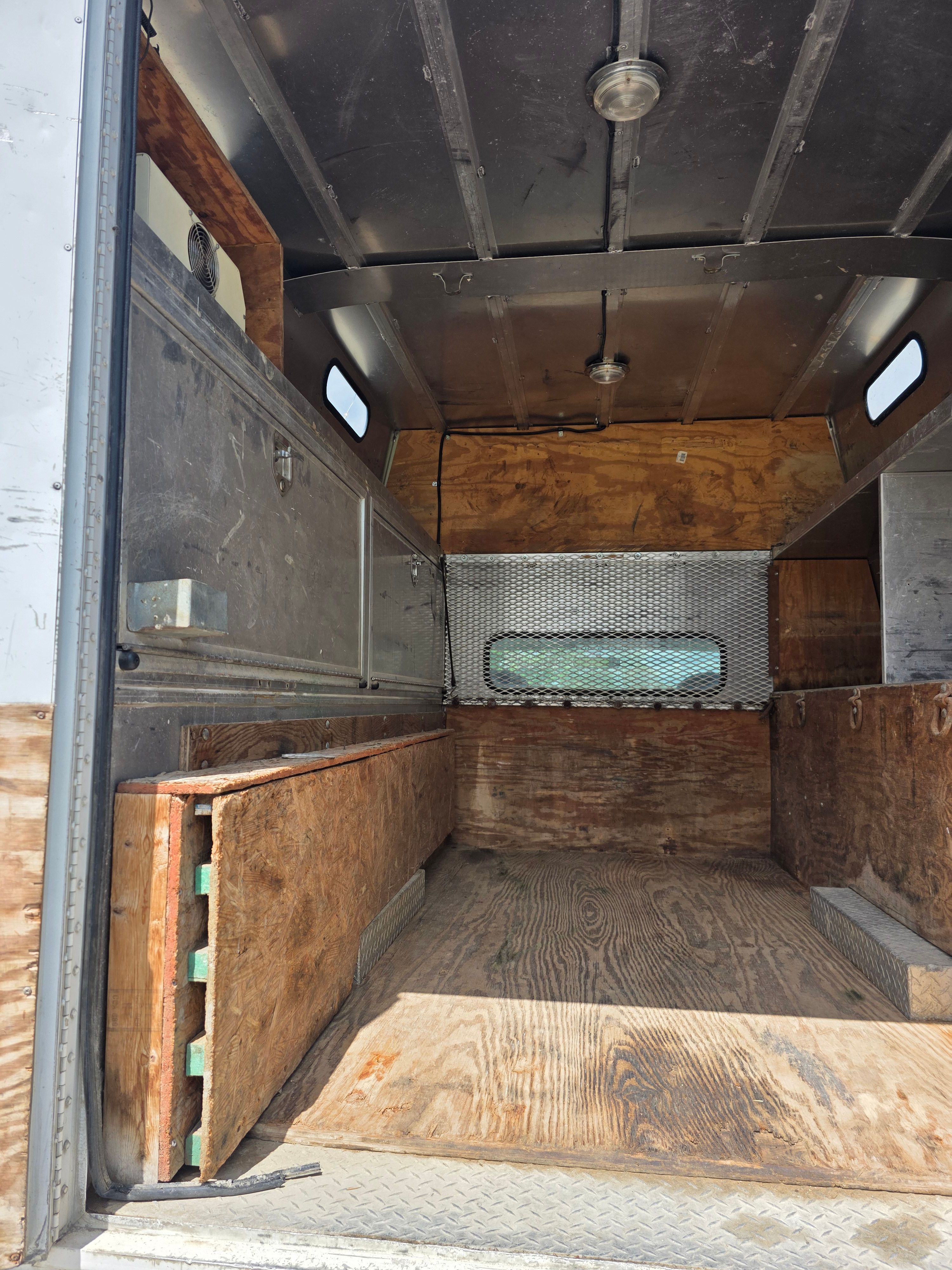 Used 2004 Ford F450 2WD Regular Cab Super Duty image 6
