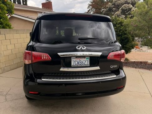 Used 2014 INFINITI QX80 4WD w/ Deluxe Touring Package image 8