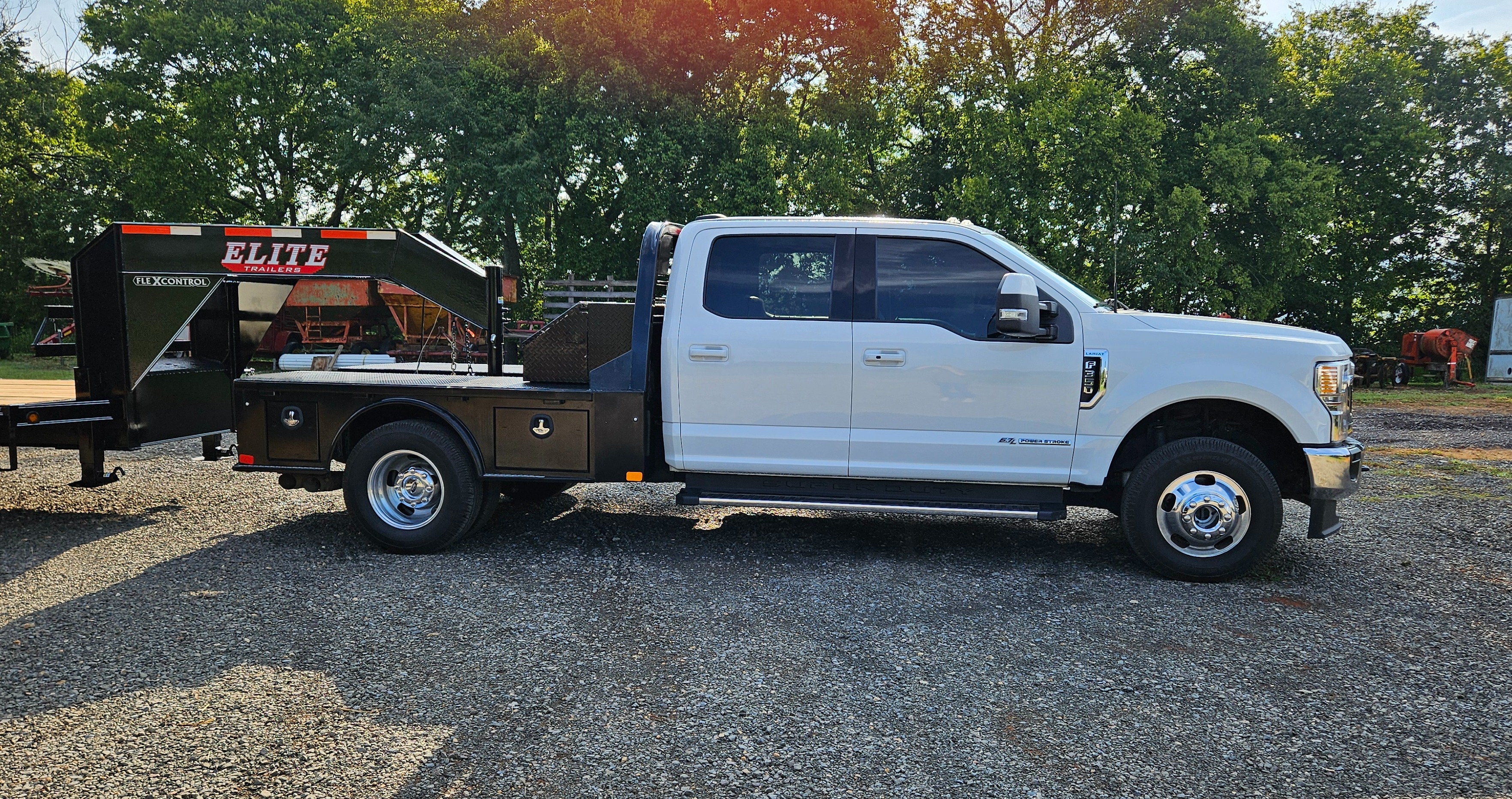 Used 2022 Ford F350 Lariat w/ Lariat Ultimate Package AWD/4WD image 2