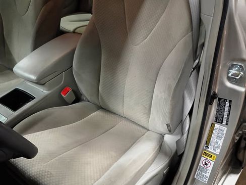 Used 2007 Toyota Camry LE image 12