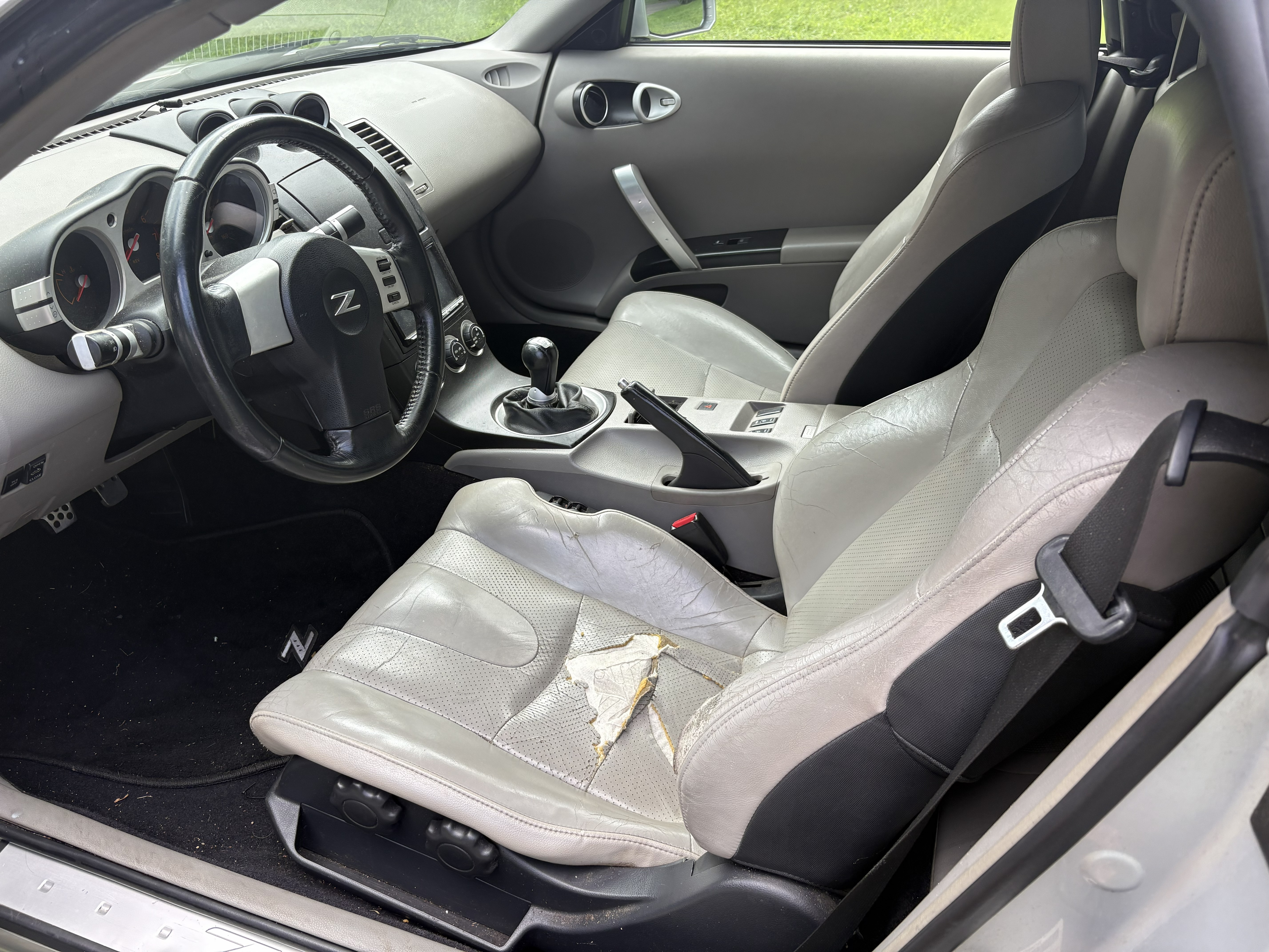 Used 2004 Nissan 350Z Touring RWD image 25