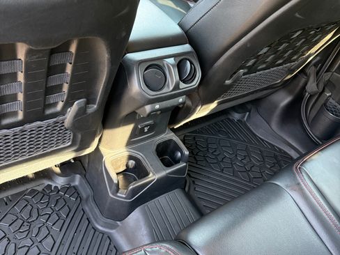 Used 2021 Jeep Gladiator Rubicon image 13