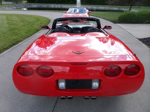 Used 2000 Chevrolet Corvette Convertible w/ Memory Pkg RWD image 10